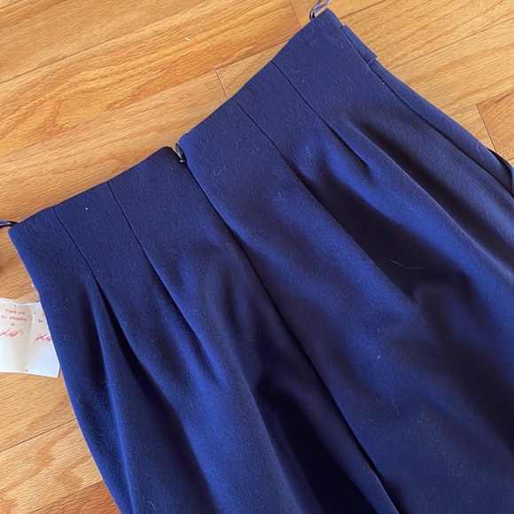 Navy, 100% Wool, Lord and Taylor, Vintage size 6. Straight leg. - Picture 3 of 5